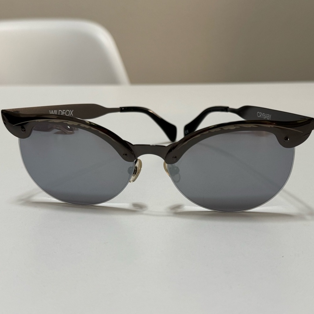 WILDFOX crybaby sunglasses mirrored lens